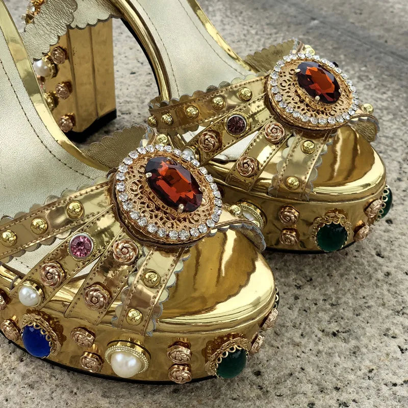 Sandalias de plataforma con tacón alto grueso para mujer, con diamantes de imitación, de cuero dorado metalizado y punta abierta