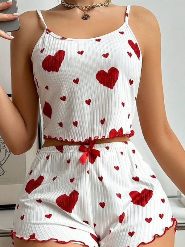 Conjunto de lencería con tirantes y pantalones cortos con estampado de amor 